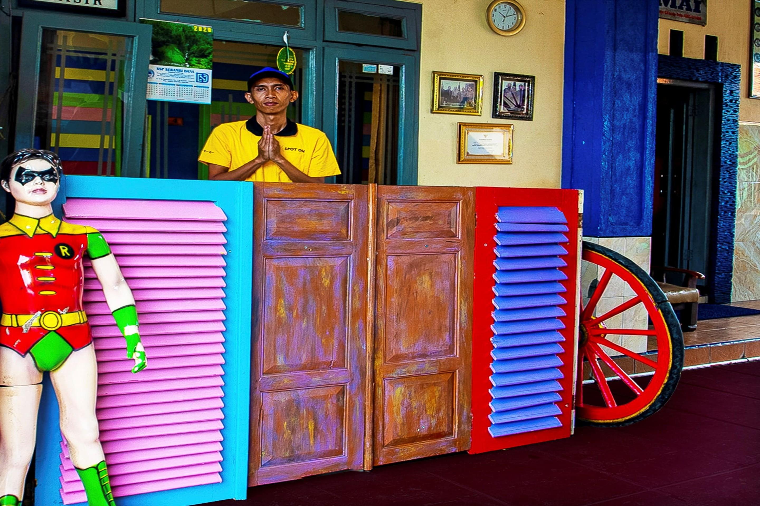 The Paragon Hotel Cilacap Redpartner Esterno foto
