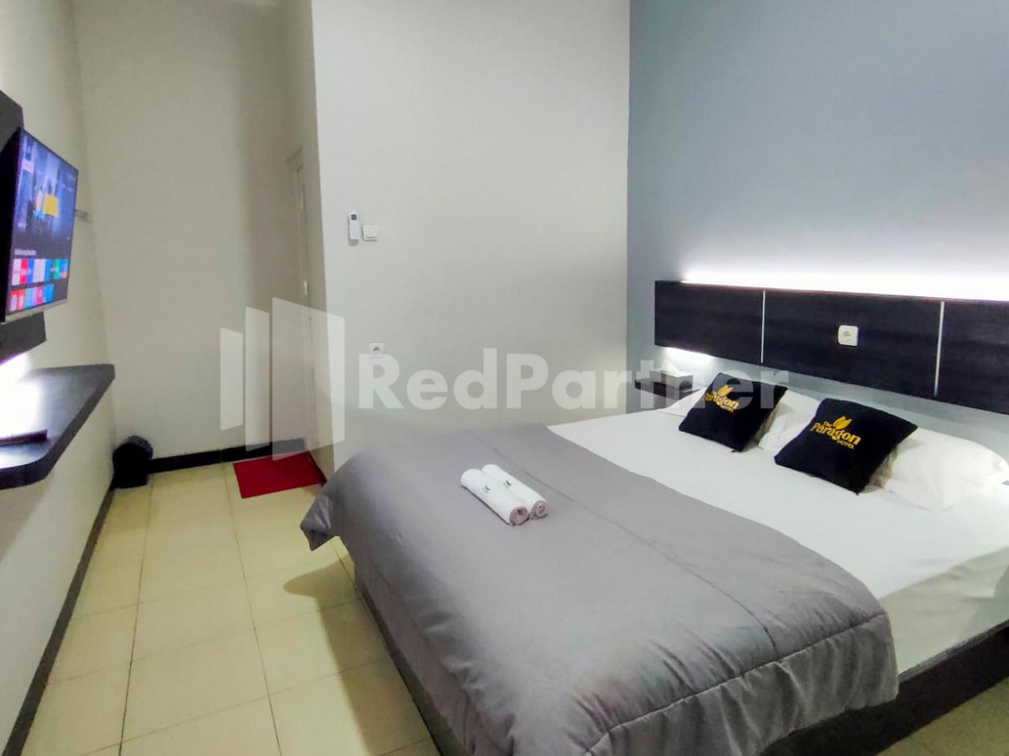 The Paragon Hotel Cilacap Redpartner Esterno foto