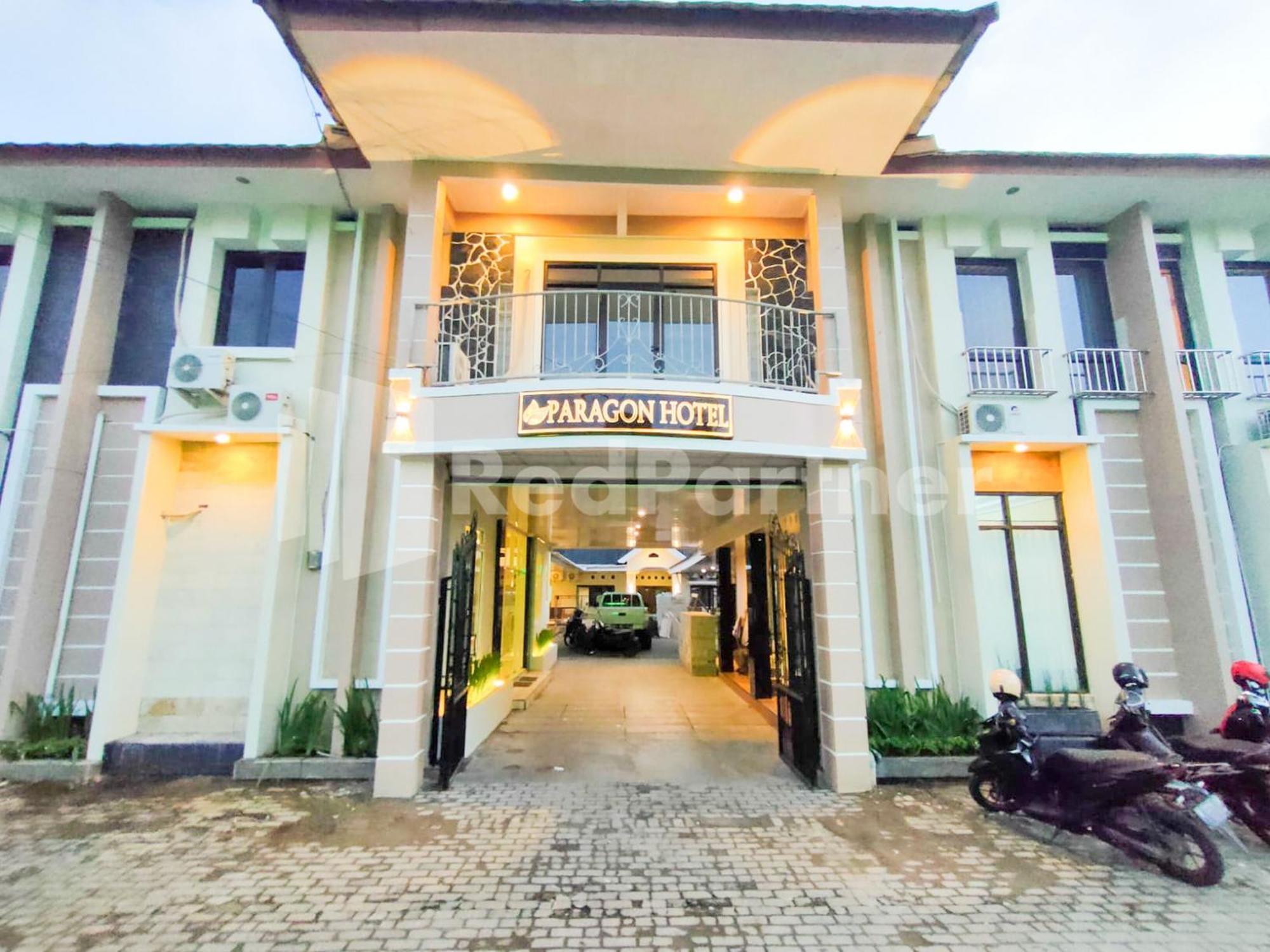 The Paragon Hotel Cilacap Redpartner Esterno foto