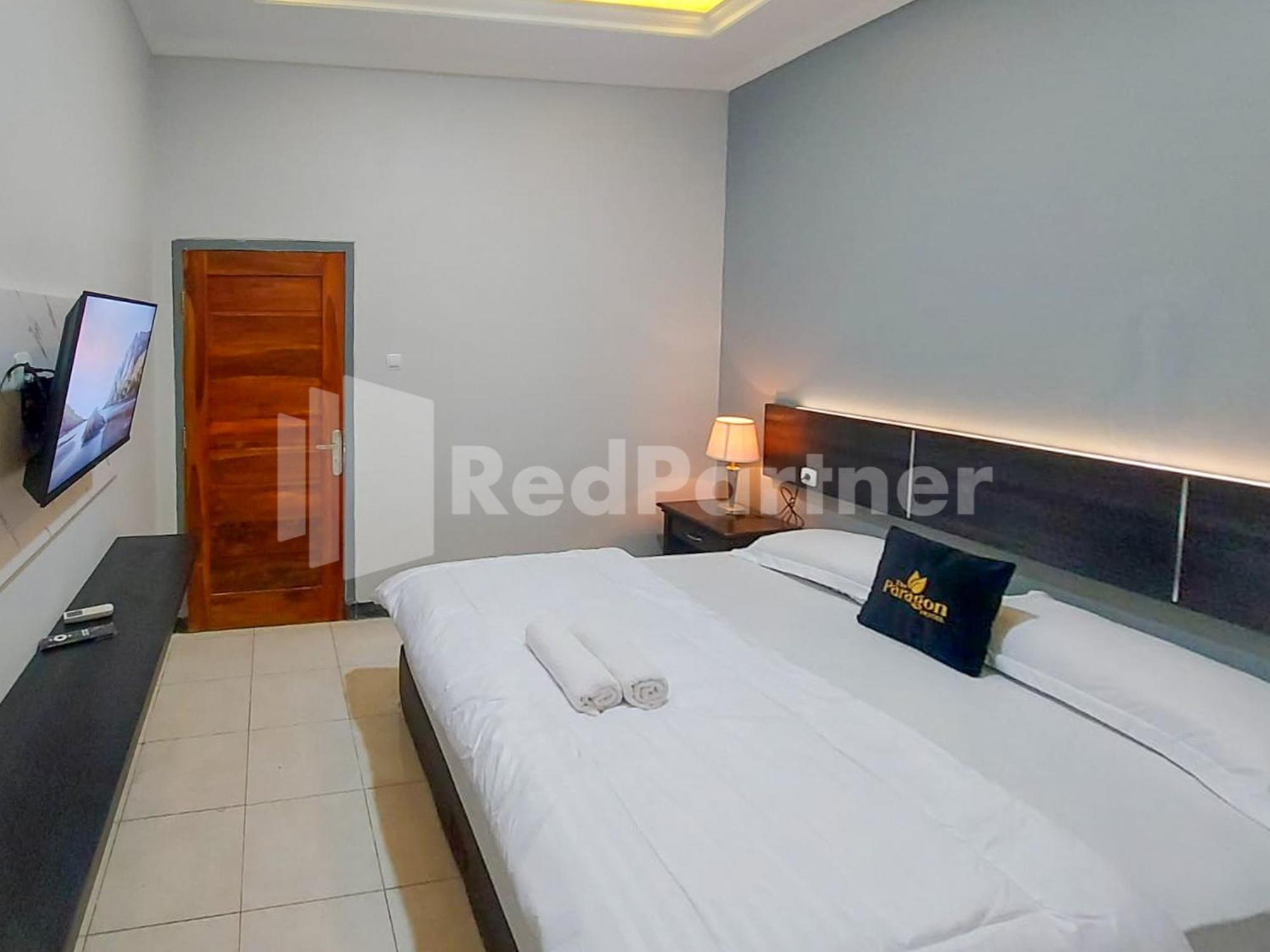 The Paragon Hotel Cilacap Redpartner Esterno foto